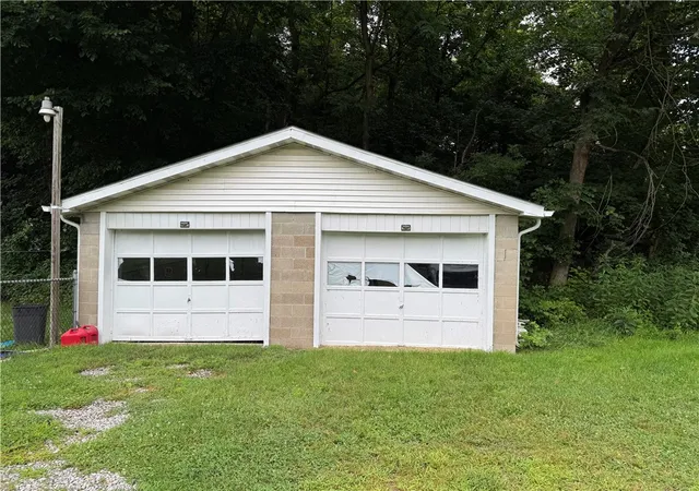 Photo 2 of Sale Pending at 521 Pike Run Dr, W Pike Run Twp, PA 15427 | MLS# 1767352 | Listing updated on 2026-08-25