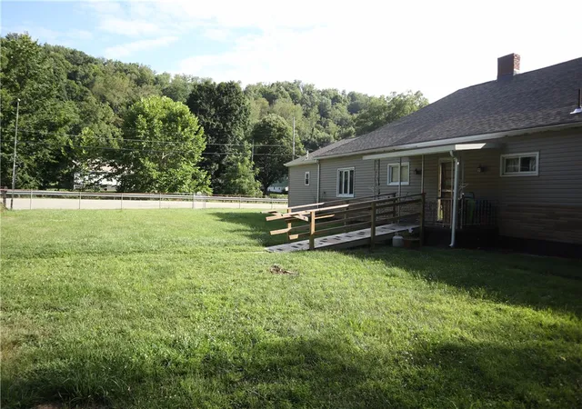 Photo 3 of Sale Pending at 521 Pike Run Dr, W Pike Run Twp, PA 15427 | MLS# 1767352 | Listing updated on 2026-08-25