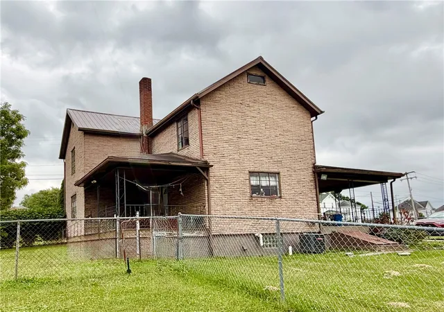 Photo 2 of Single family home for sale at 341 N Gallatin Ave, Uniontown, PA 15401 | MLS# 1765889 | Listing updated on 2026-08-27
