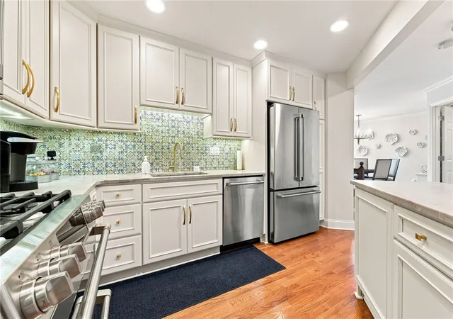 Photo 3 of Townhouse for sale at 206 Waterside Dr, Peters Twp, PA 15317 | MLS# 1767435 | Listing updated on 2026-08-28