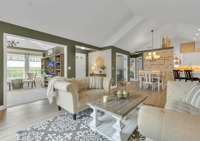 Photo 4 of Sale Pending at 2022 S Links Ave, Center Twp, PA 16001 | MLS# 1767520 | Listing updated on 2026-10-07