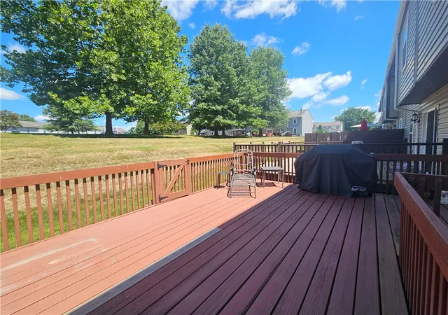Photo 4 of Townhouse for sale at 759 Sunset Cir, Cranberry Twp, PA 16066 | MLS# 1767300 | Listing updated on 2026-09-23