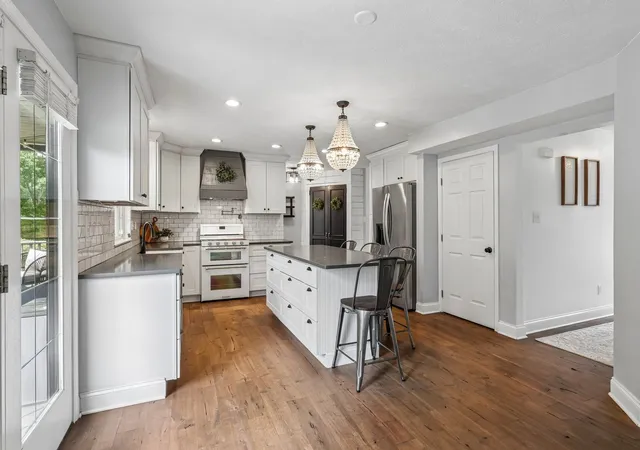 Photo 4 of Single family home for sale at 8042 Woodcreek Dr, Bridgeville, PA 15017 | MLS# 1767586 | Listing updated on 2026-10-01