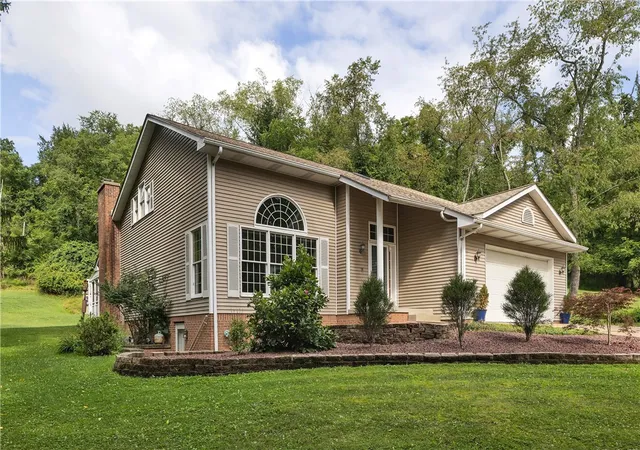 Photo 4 of Single family home for sale at 117 Sika Dr, Plum Boro, PA 15239 | MLS# 1767597 | Listing updated on 2026-08-29