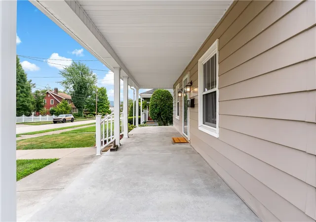 Photo 3 of Single family home for sale at 341 Elizabeth St, Uniontown, PA 15401 | MLS# 1767223 | Listing updated on 2026-08-17
