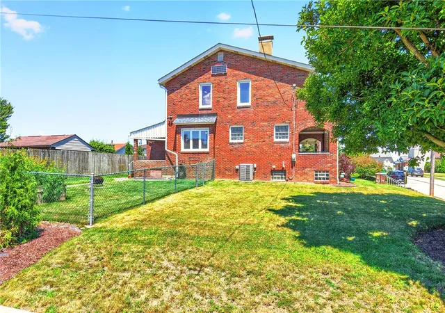 Photo 2 of Single family home for sale at 1830 Walnut St, Heidelberg, PA 15106 | MLS# 1767539 | Listing updated on 2026-08-27