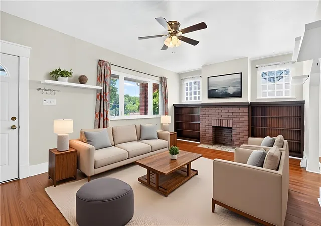 Photo 3 of Single family home for sale at 1830 Walnut St, Heidelberg, PA 15106 | MLS# 1767539 | Listing updated on 2026-08-27