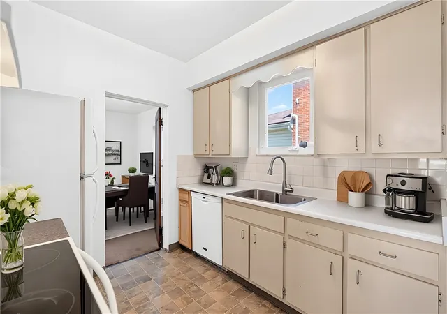 Photo 5 of Single family home for sale at 1830 Walnut St, Heidelberg, PA 15106 | MLS# 1767539 | Listing updated on 2026-08-27
