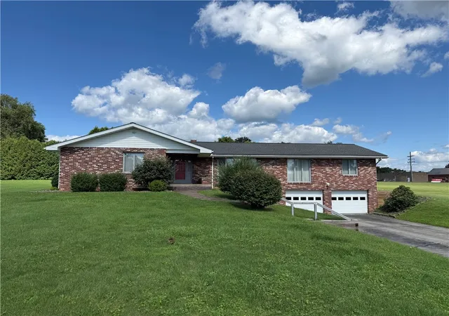 Photo 1 of Single family home for sale at 915 Mcknight Rd, White Twp, PA 15701 | MLS# 1767772 | Listing updated on 2026-09-15