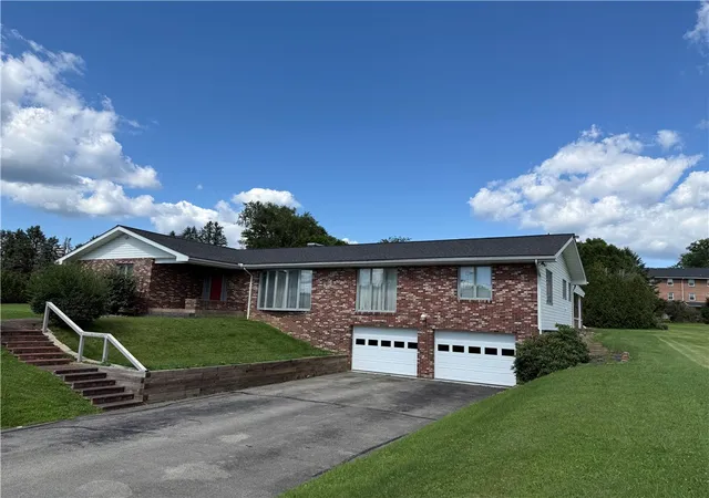 Photo 2 of Single family home for sale at 915 Mcknight Rd, White Twp, PA 15701 | MLS# 1767772 | Listing updated on 2026-09-15