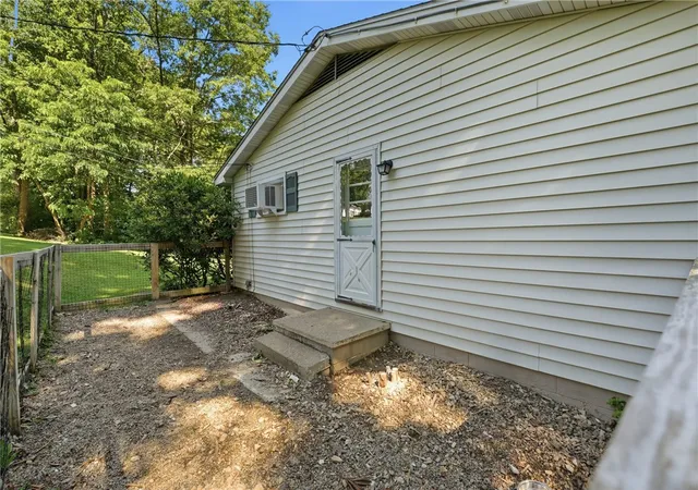 Photo 3 of Single family home for sale at 436 Edgewood Dr, City Of Franklin, PA 16323 | MLS# 1767801 | Listing updated on 2026-08-24