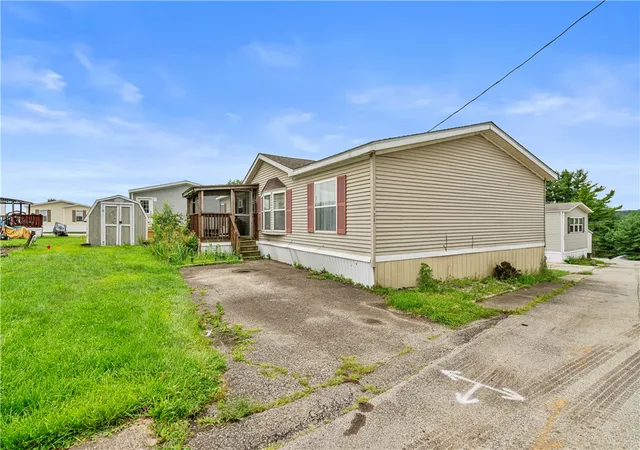 Photo 2 of Sale Pending at 736 Regent Dr, Chartiers, PA 15301 | MLS# 1766598 | Listing updated on 2026-08-06