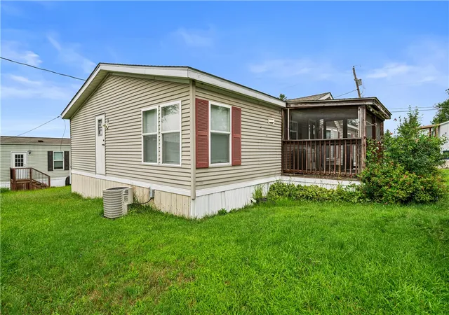 Photo 3 of Sale Pending at 736 Regent Dr, Chartiers, PA 15301 | MLS# 1766598 | Listing updated on 2026-08-06