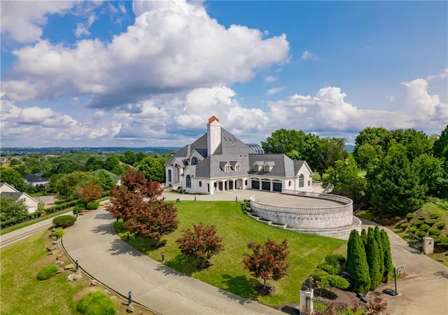 Photo 2 of Single family home for sale at 6200 Crown Pl, Collier Twp, PA 15142 | MLS# 1767851 | Listing updated on 2026-08-07