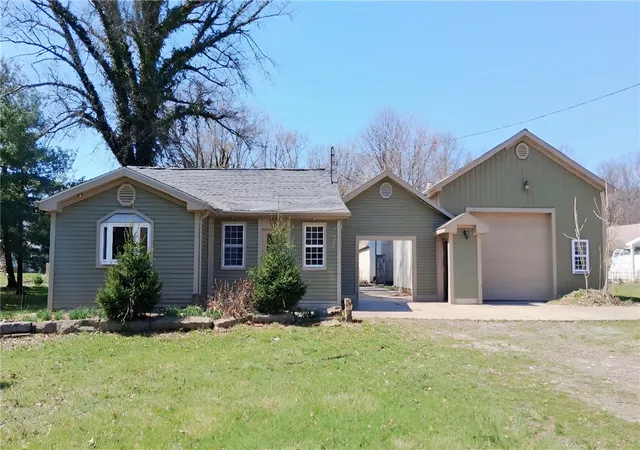 Photo 1 of Single family home for sale at 3331 Evergreen Rd, Pulaski Twp, PA 16143 | MLS# 1767875 | Listing updated on 2026-08-07
