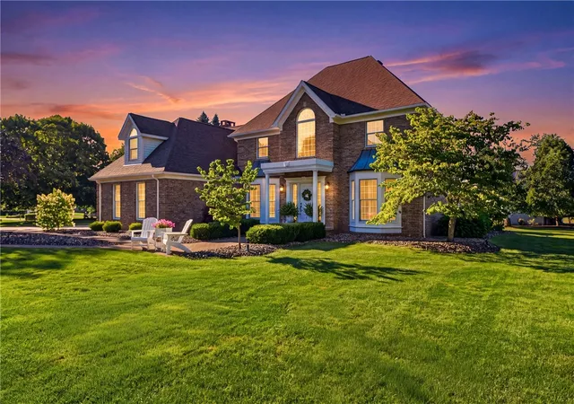 Photo 2 of Single family home for sale at 967 Lexington Dr, Hermitage, PA 16148 | MLS# 1767895 | Listing updated on 2026-09-18