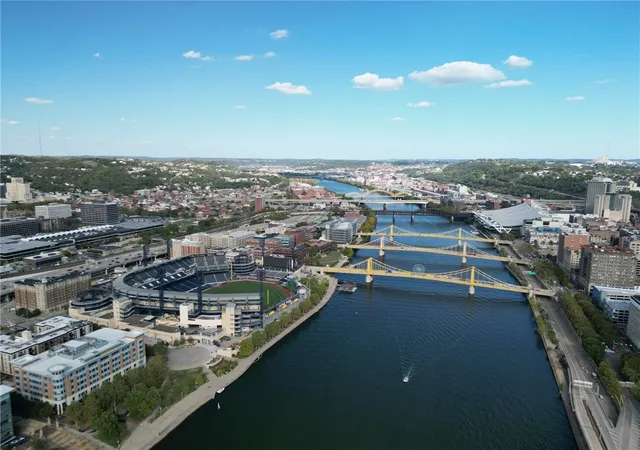Listing Photo 4 - Condo for sale in Gateway Towers located at 320 Fort Duquesne Blvd, Pittsburgh, PA 15222 - Unit #26N