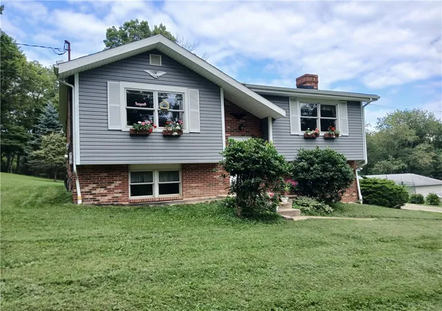 Photo 1 of Single family home for sale at 429 Dairy Farm Rd, Allegheny Twp, PA 15068 | MLS# 1767601 | Listing updated on 2026-08-10