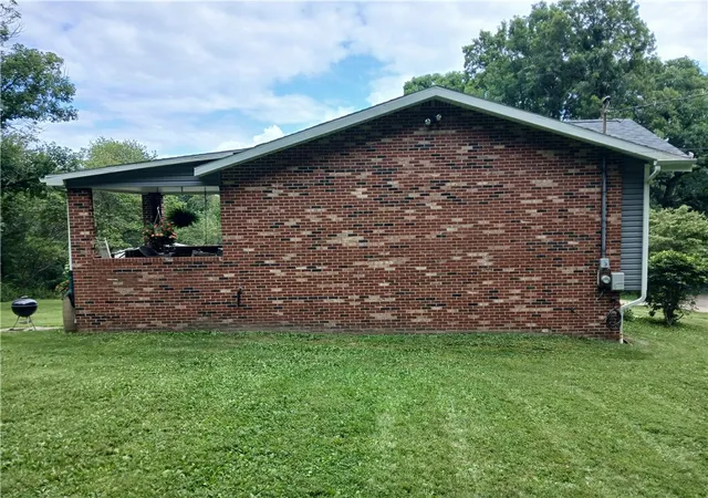 Photo 2 of Single family home for sale at 429 Dairy Farm Rd, Allegheny Twp, PA 15068 | MLS# 1767601 | Listing updated on 2026-08-10