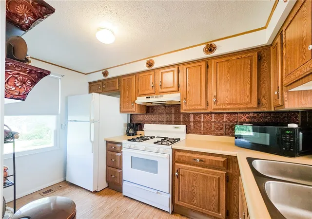 Photo 5 of Townhouse for sale at 503 Winesap Ct, South Fayette, PA 15017 | MLS# 1767894 | Listing updated on 2026-08-30