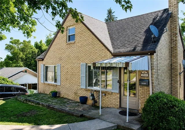 Photo 3 of Single family home for sale at 1046 Hastie Rd, Castle Shannon, PA 15234 | MLS# 1767737 | Listing updated on 2026-08-25