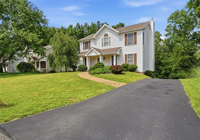 Photo 3 of Single family home for sale at 324 Haldeman Dr, Cranberry Twp, PA 16066 | MLS# 1767984 | Listing updated on 2026-08-08