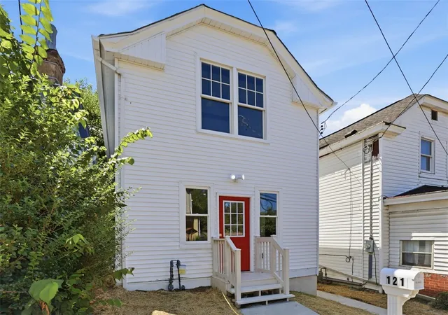 Photo 2 of Single family home for sale at 121 Newett St, Carrick, PA 15210 | MLS# 1768068 | Listing updated on 2026-08-26