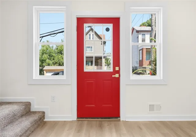 Photo 5 of Single family home for sale at 121 Newett St, Carrick, PA 15210 | MLS# 1768068 | Listing updated on 2026-08-26