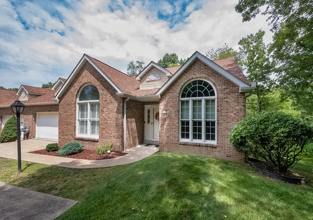Photo 34 of Townhouse for sale at 204 Country View Dr, Lower Burrell, PA 15068 | MLS# 1768080 | Listing updated on 2026-08-18