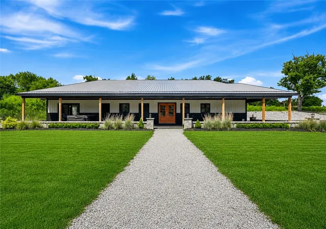 Photo 2 of Single family home for sale at 2084 Boquet Rd, Penn Twp, PA 15644 | MLS# 1768102 | Listing updated on 2026-08-06