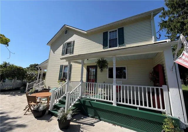 Photo 2 of Single family home for sale at 718 Skylark Dr, Dunbar Twp, PA 15425 | MLS# 1768078 | Listing updated on 2026-08-22