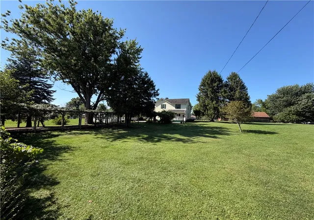 Photo 3 of Single family home for sale at 718 Skylark Dr, Dunbar Twp, PA 15425 | MLS# 1768078 | Listing updated on 2026-08-22
