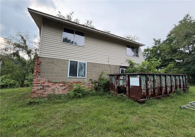 Photo 3 of Sale Pending at 521 Parker Rd, Buffalo Twp, PA 16055 | MLS# 1768243 | Listing updated on 2026-08-20
