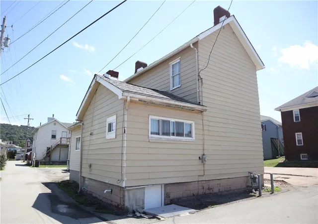 Photo 4 of Sale Pending at 430 3rd Street, California, PA 15419 | MLS# 1768232 | Listing updated on 2026-09-29