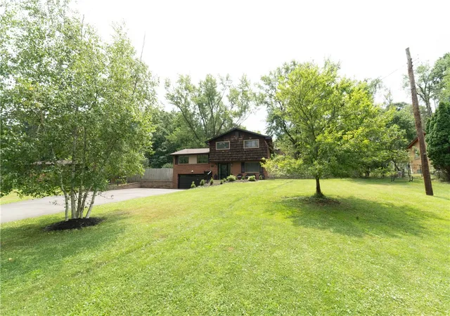 Photo 2 of Single family home for sale at 615 Greenspring Dr, Richland, PA 15044 | MLS# 1767247 | Listing updated on 2026-08-09