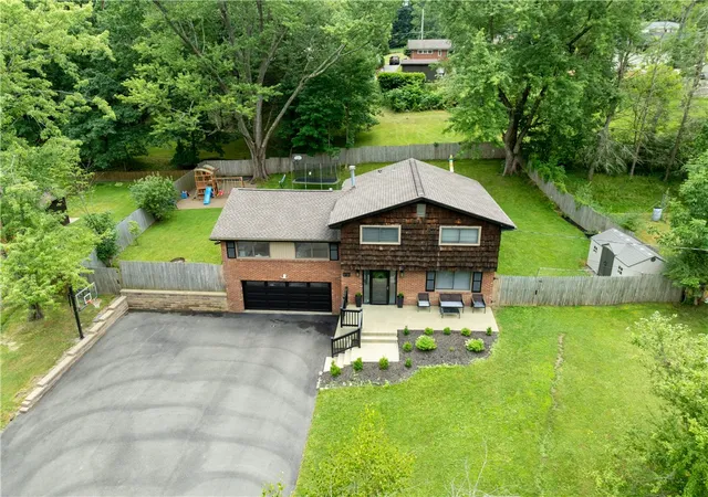 Photo 3 of Single family home for sale at 615 Greenspring Dr, Richland, PA 15044 | MLS# 1767247 | Listing updated on 2026-08-09