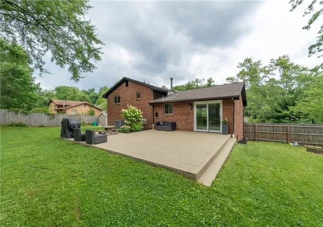 Photo 3 of Single family home for sale at 615 Greenspring Dr, Richland, PA 15044 | MLS# 1767247 | Listing updated on 2026-08-09