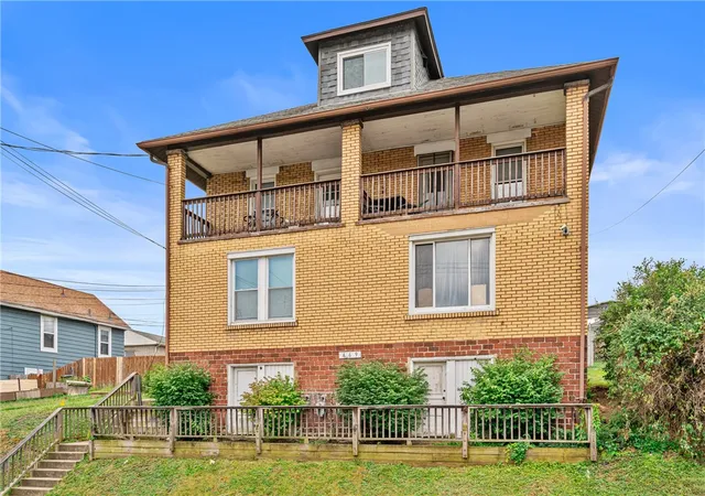 Listing Photo 3 - Condo for sale in building located at 469 Grant Ave, Heidelberg, PA 15106