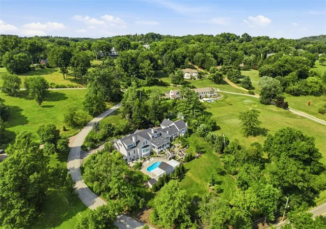 Photo 1 of Sale Pending at 140 Glen Laurel Ln, Fox Chapel, PA 15238 | MLS# 1768221 | Listing updated on 2026-08-14