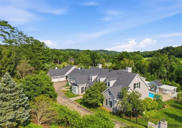 Photo 2 of Sale Pending at 140 Glen Laurel Ln, Fox Chapel, PA 15238 | MLS# 1768221 | Listing updated on 2026-08-14