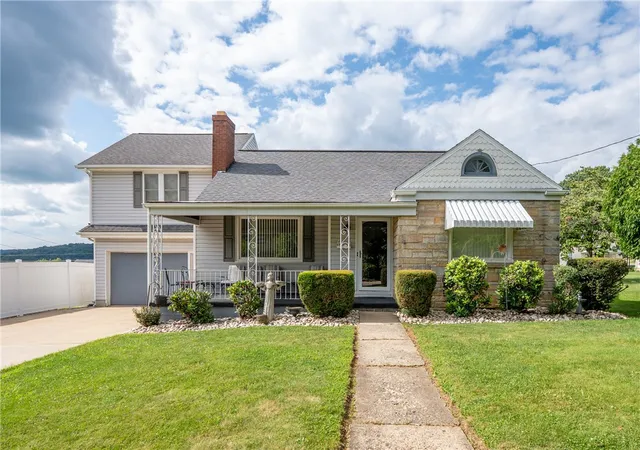 Photo 2 of Single family home for sale at 720 Main St, Latrobe, PA 15650 | MLS# 1767069 | Listing updated on 2026-08-28