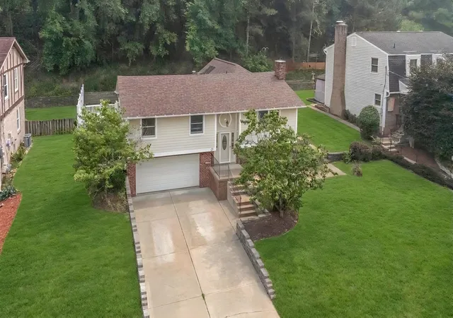 Photo 3 of Single family home for sale at 45 Florence Dr, Scott Twp, PA 15220 | MLS# 1768325 | Listing updated on 2026-08-19