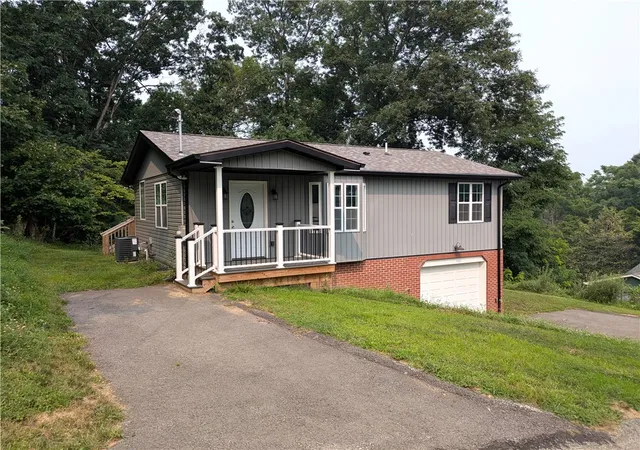 Photo 2 of Single family home for sale at 910 Burton, Youngwood, PA 15697 | MLS# 1766599 | Listing updated on 2026-08-08