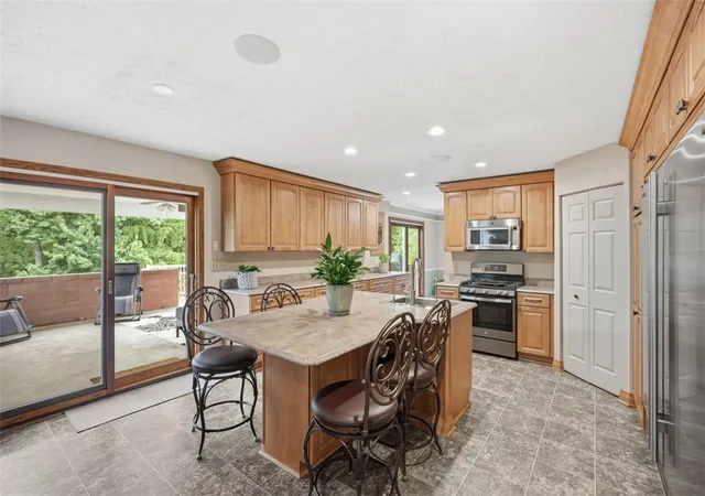 Photo 2 of Single family home for sale at 32 Westchester Ct, Robinson Twp, PA 15136 | MLS# 1768115 | Listing updated on 2026-09-29