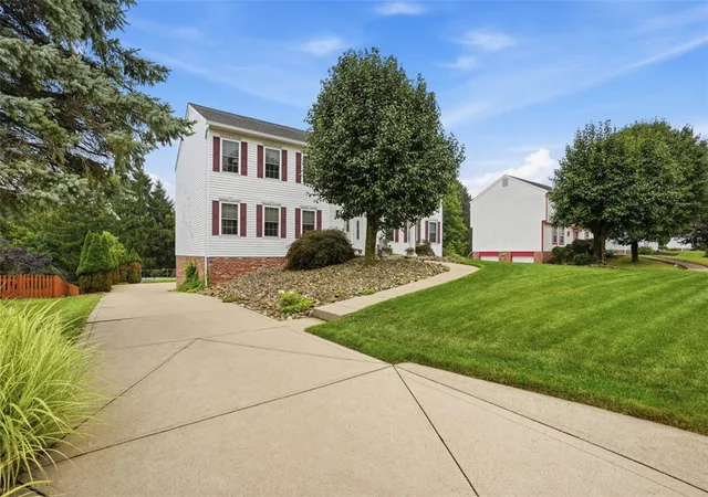 Photo 47 of Single family home for sale at 32 Westchester Ct, Robinson Twp, PA 15136 | MLS# 1768115 | Listing updated on 2026-09-29