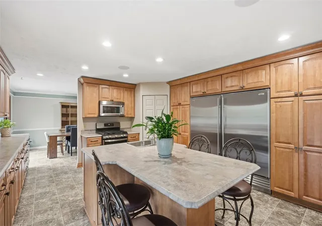 Photo 4 of Single family home for sale at 32 Westchester Ct, Robinson Twp, PA 15136 | MLS# 1768115 | Listing updated on 2026-09-29
