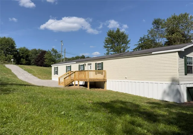 Photo 3 of Single family home for sale at 200 Petrolia Rd, Fairview Twp, PA 16050 | MLS# 1767953 | Listing updated on 2026-08-08