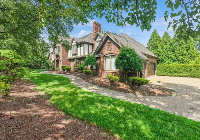Photo 3 of Single family home for sale at 326 Red Oak Ct, Monroeville, PA 15146 | MLS# 1767507 | Listing updated on 2026-08-13
