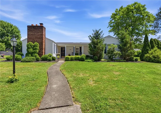 Photo 1 of Single family home for sale at 609 S 9th Street, Sharpsville, PA 16150 | MLS# 1768385 | Listing updated on 2026-09-25