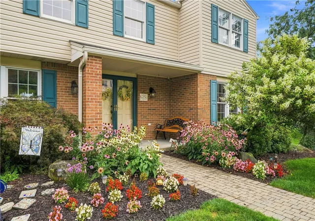 Photo 2 of Single family home for sale at 35 Weller Dr, Penn Twp, PA 15642 | MLS# 1768412 | Listing updated on 2026-08-23